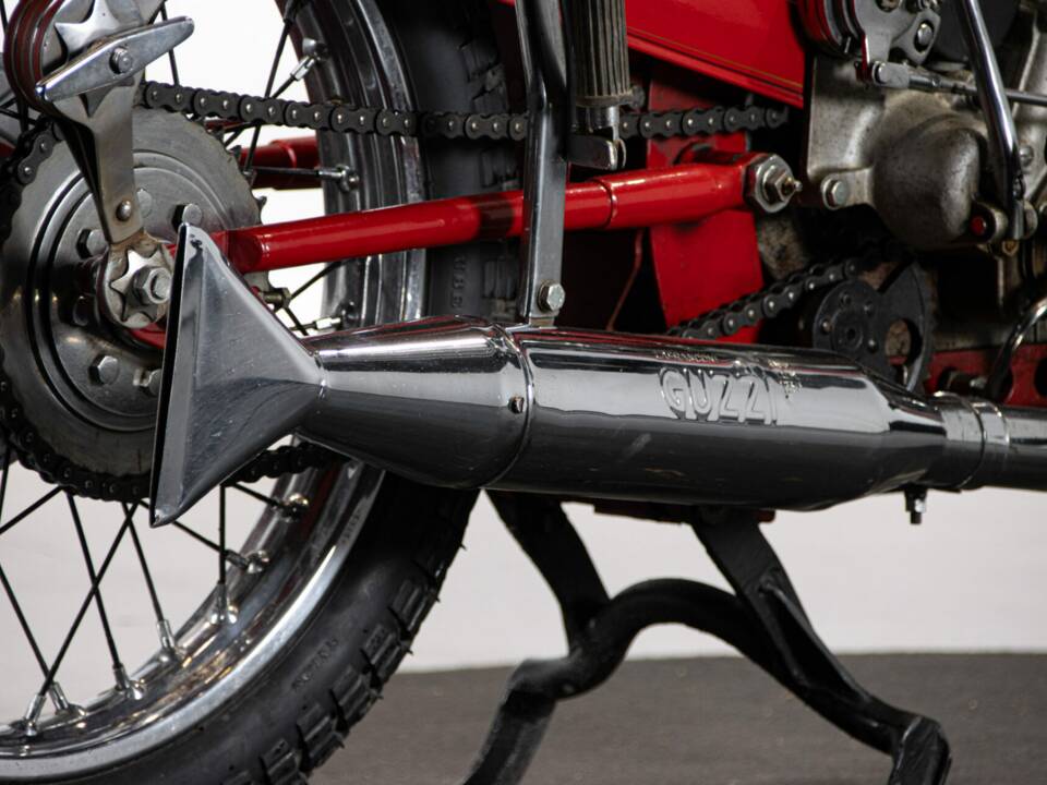Bild 25/50 von Moto Guzzi Falcone Turismo (1960)