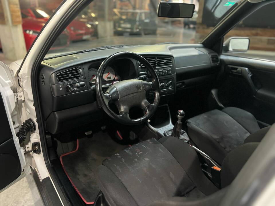 Image 5/50 de Volkswagen Golf III 2.0 16V GTI (1997)