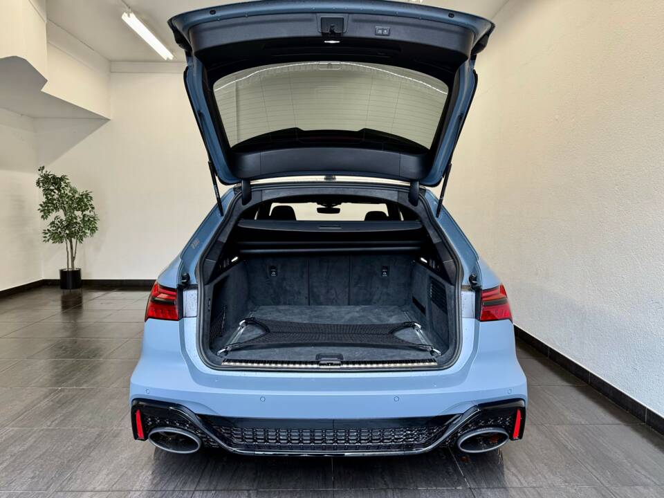 Immagine 12/31 di Audi RS6 Avant (2021)