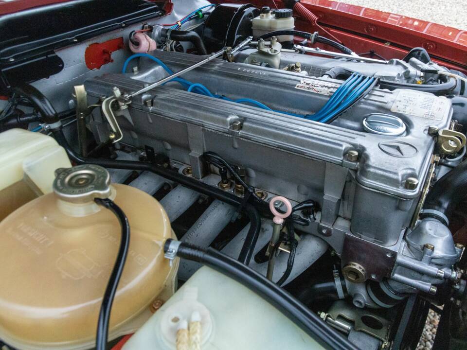 Bild 39/50 von Mercedes-Benz 280 SLC (1975)