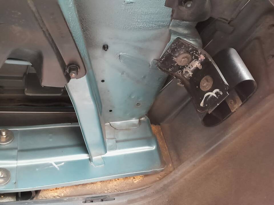 Immagine 45/52 di Mercedes-Benz 300 CE-24 (1993)