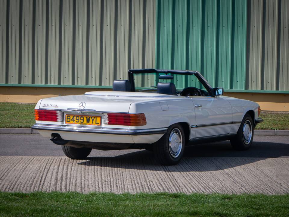Afbeelding 10/35 van Mercedes-Benz 280 SL (1984)