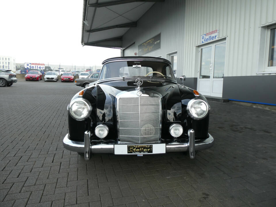 Imagen 2/24 de Mercedes-Benz 220 SE Cabriolet (1959)