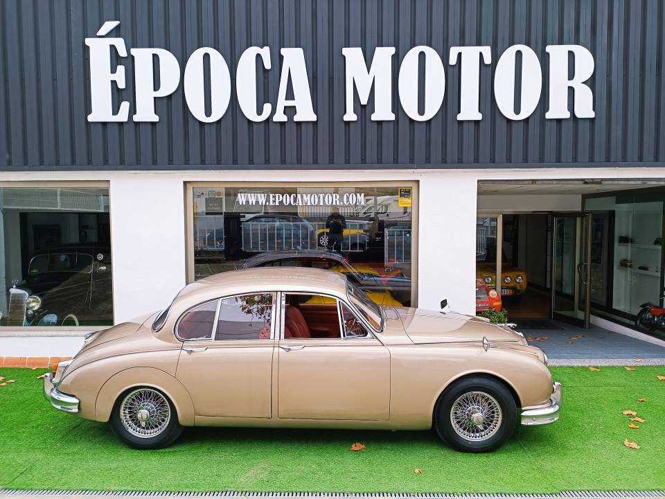 Image 11/34 of Jaguar Mk II 2.4 (1967)