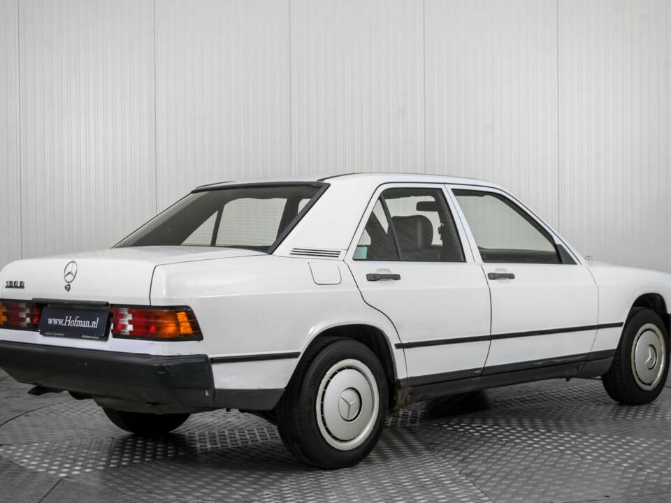 Image 2/50 of Mercedes-Benz 190 D (1985)