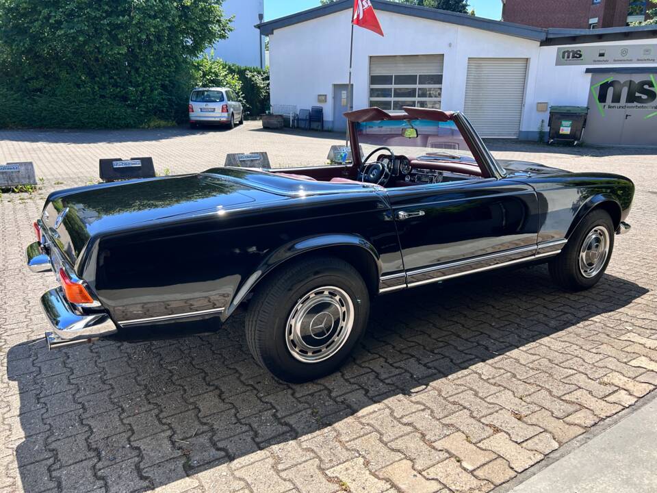 Image 33/36 of Mercedes-Benz 280 SL (1970)
