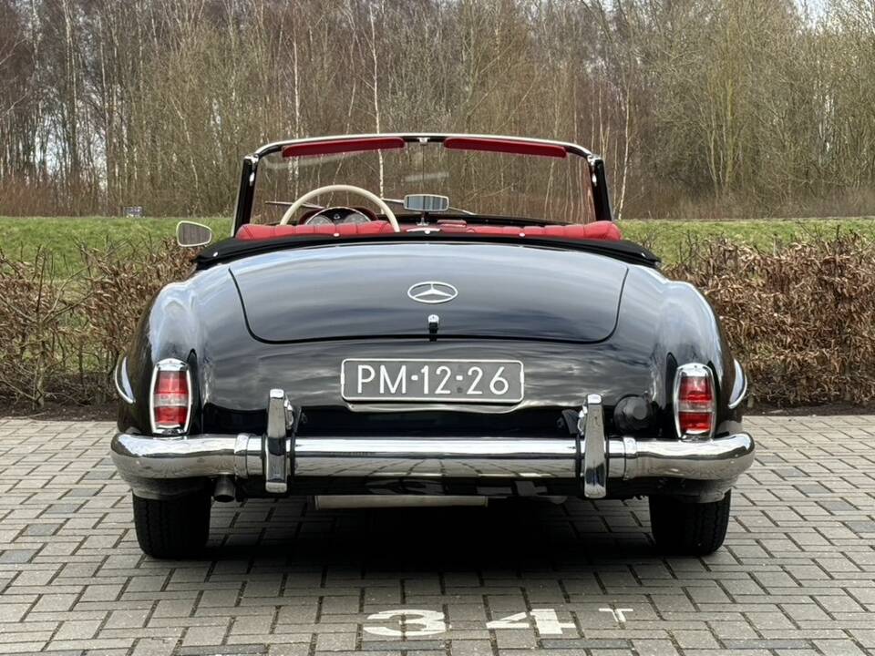 Image 8/8 of Mercedes-Benz 190 SL (1957)