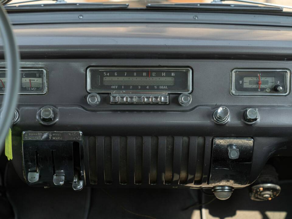 Image 39/50 of Dodge Coronet "Red Ram" (1953)