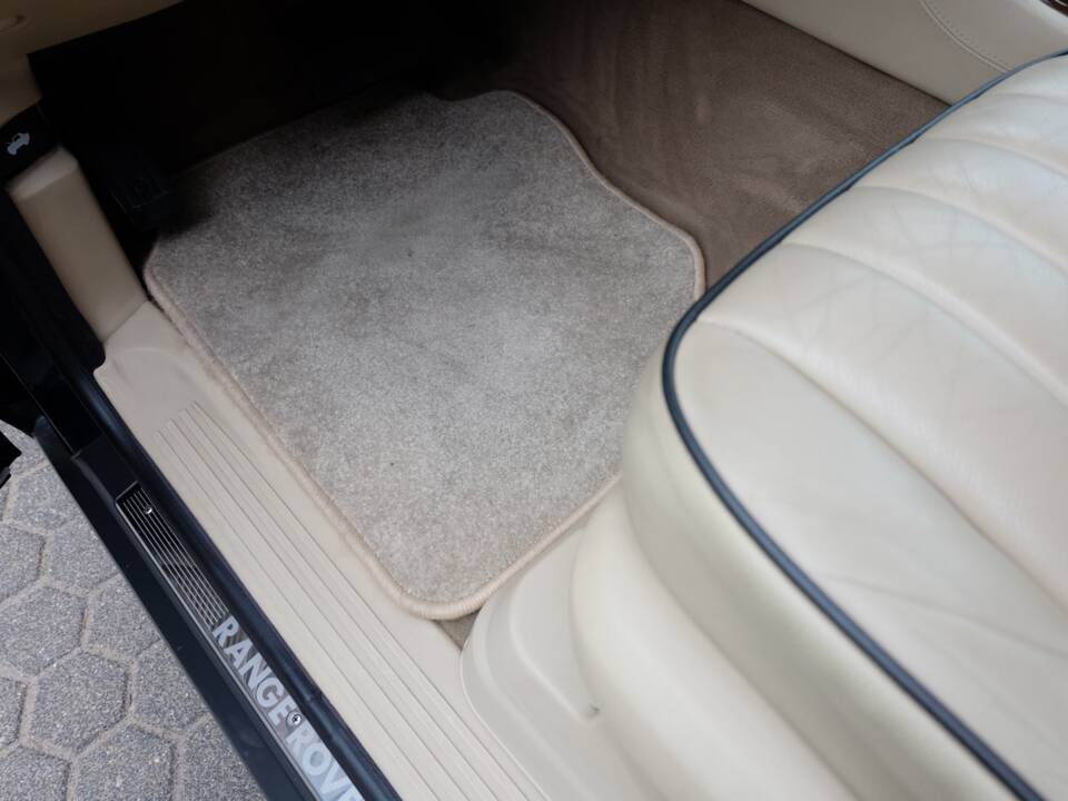Afbeelding 31/95 van Land Rover Range Rover 4.6 Vogue (2002)