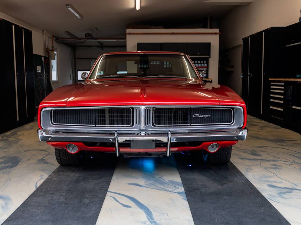 Image 21/24 of Dodge Charger R/T (1969)