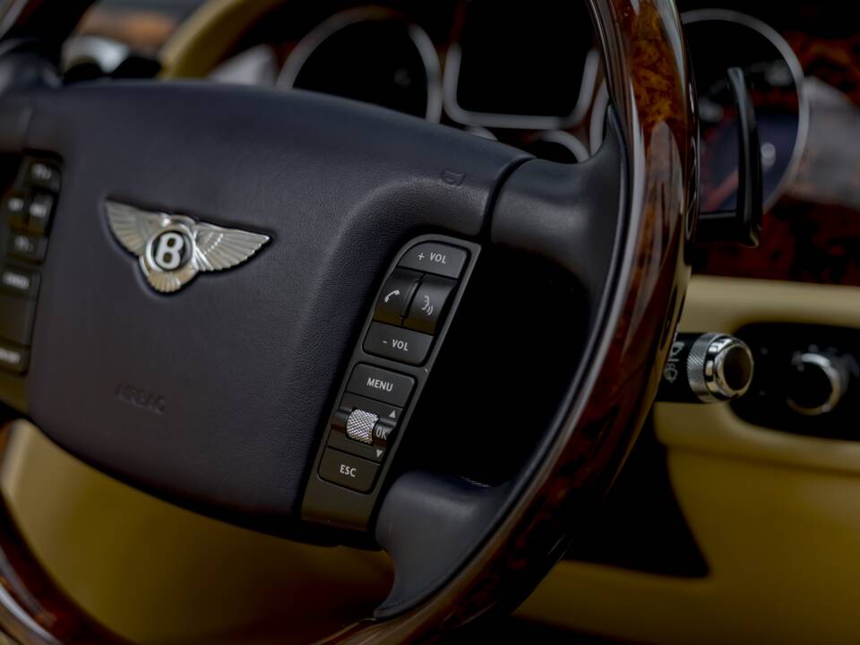 Imagen 26/33 de Bentley Continental GTC (2007)