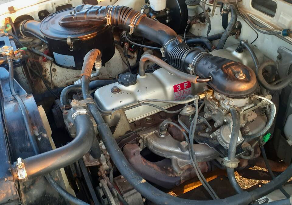 Image 35/61 of Toyota Land Cruiser FJ 62 (1989)