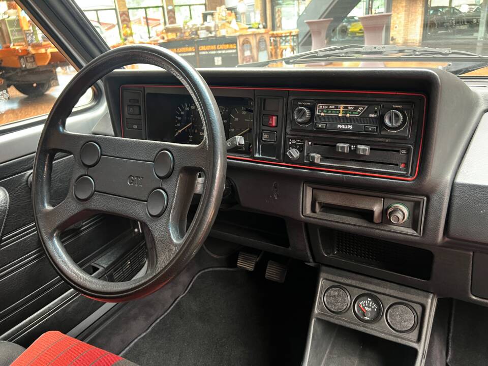 Image 21/33 de Volkswagen Golf I GTI 1.6 (1980)