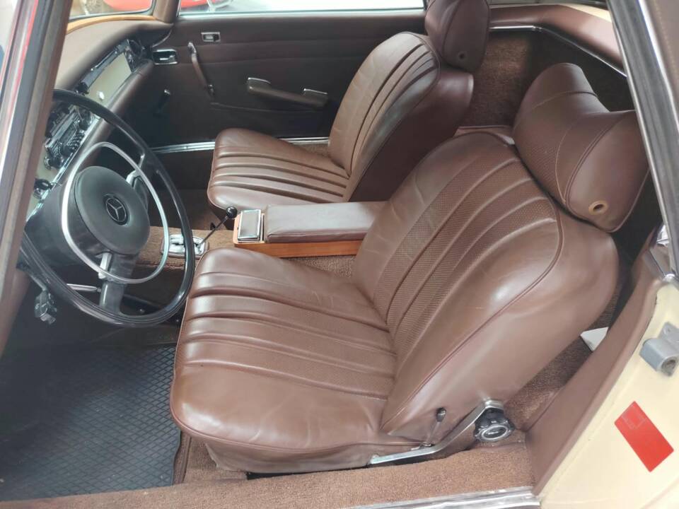 Image 29/58 de Mercedes-Benz 280 SL (1969)