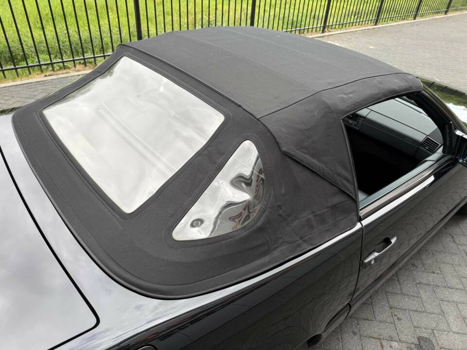 Image 21/50 of Mercedes-Benz 500 SL (1991)