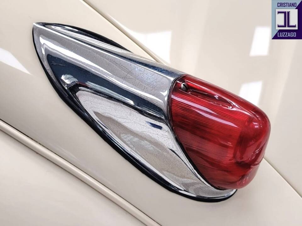 Image 27/74 of Jaguar XK 140 OTS (1956)