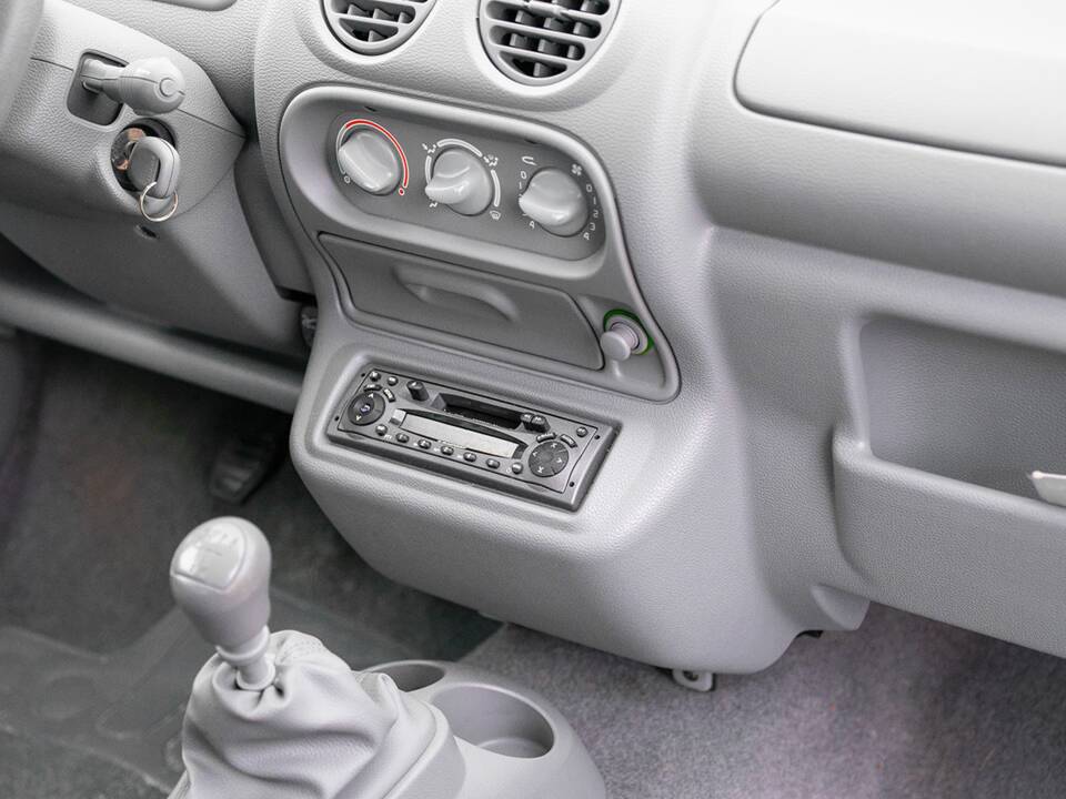 Image 20/36 of Renault Twingo 1.2 16V (2005)