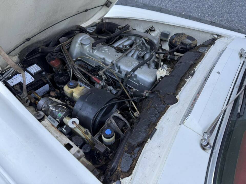Image 31/50 de Mercedes-Benz 230 SL (1967)