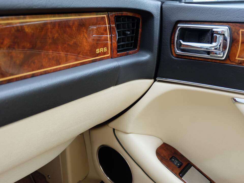 Image 75/77 de Jaguar XJ 40 (XJ-R) (1993)