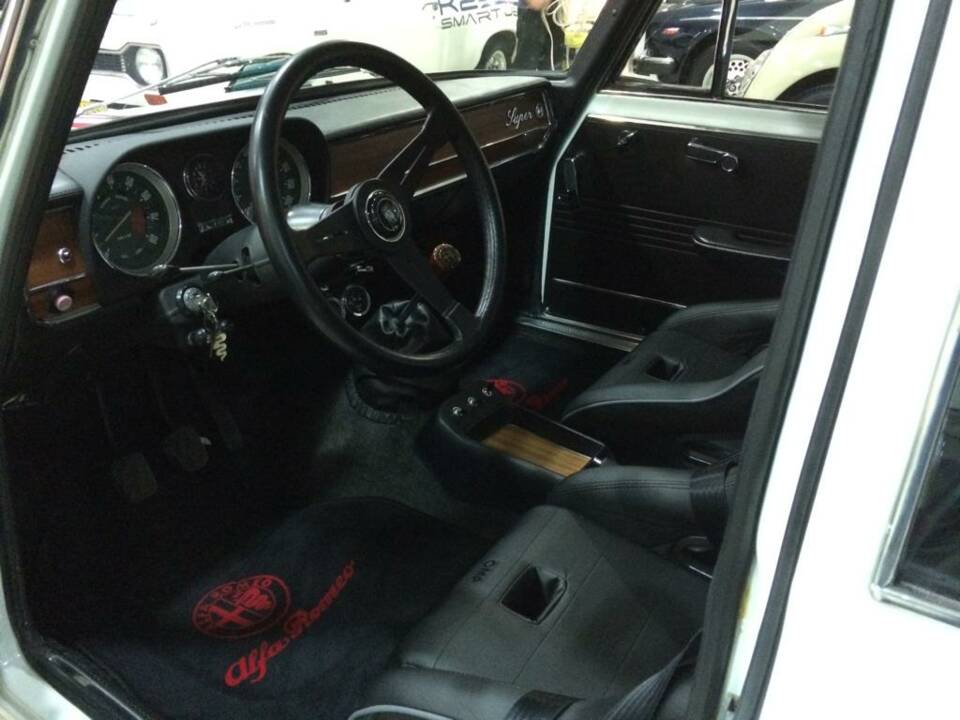 Bild 13/16 von Alfa Romeo Giulia 1600 Super Biscione (1971)