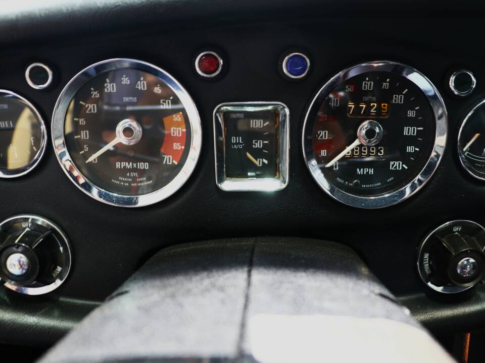 Bild 18/34 von MG MGB GT (1966)
