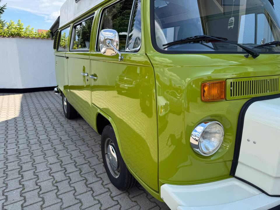 Image 8/100 of Volkswagen T2b Westfalia (1979)