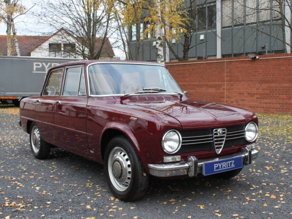 Image 2/17 de Alfa Romeo Giulia 1300 TI (1968)