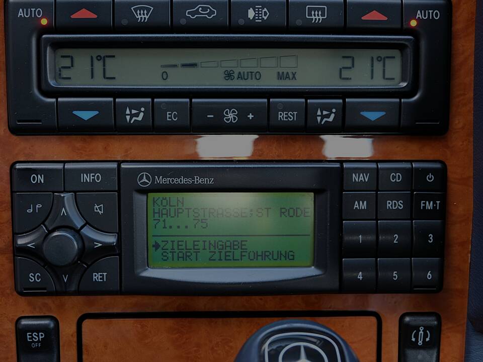 Image 42/70 de Mercedes-Benz CL 500 (1997)