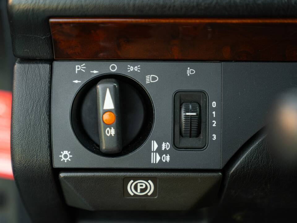 Bild 40/50 von Mercedes-Benz 300 E-24 (1989)