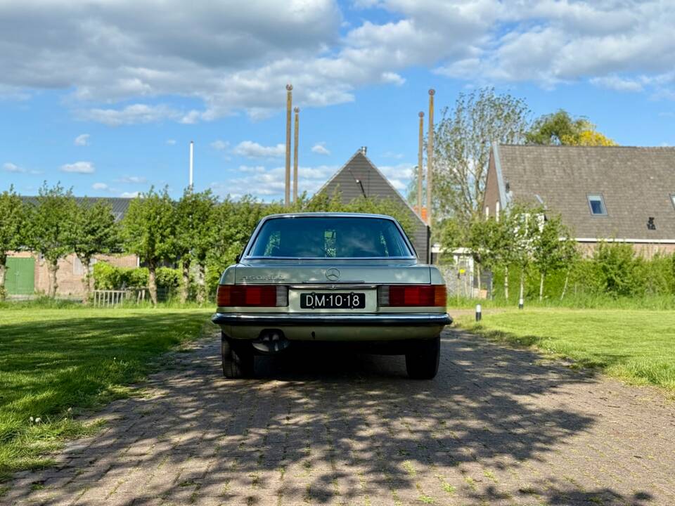 Image 7/22 of Mercedes-Benz 350 SLC (1972)