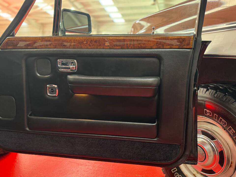 Image 35/37 of Bentley Turbo R (1989)