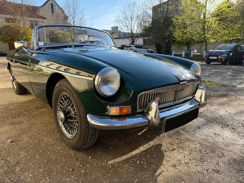 Image 1/12 of MG MGB (1964)