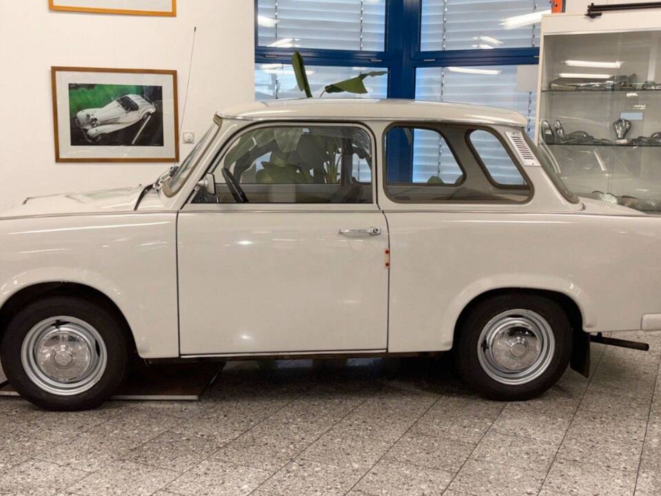 Image 2/18 de Trabant 601 (1977)