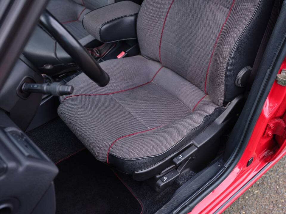 Imagen 40/50 de Alfa Romeo 155 2.5 TD (1998)