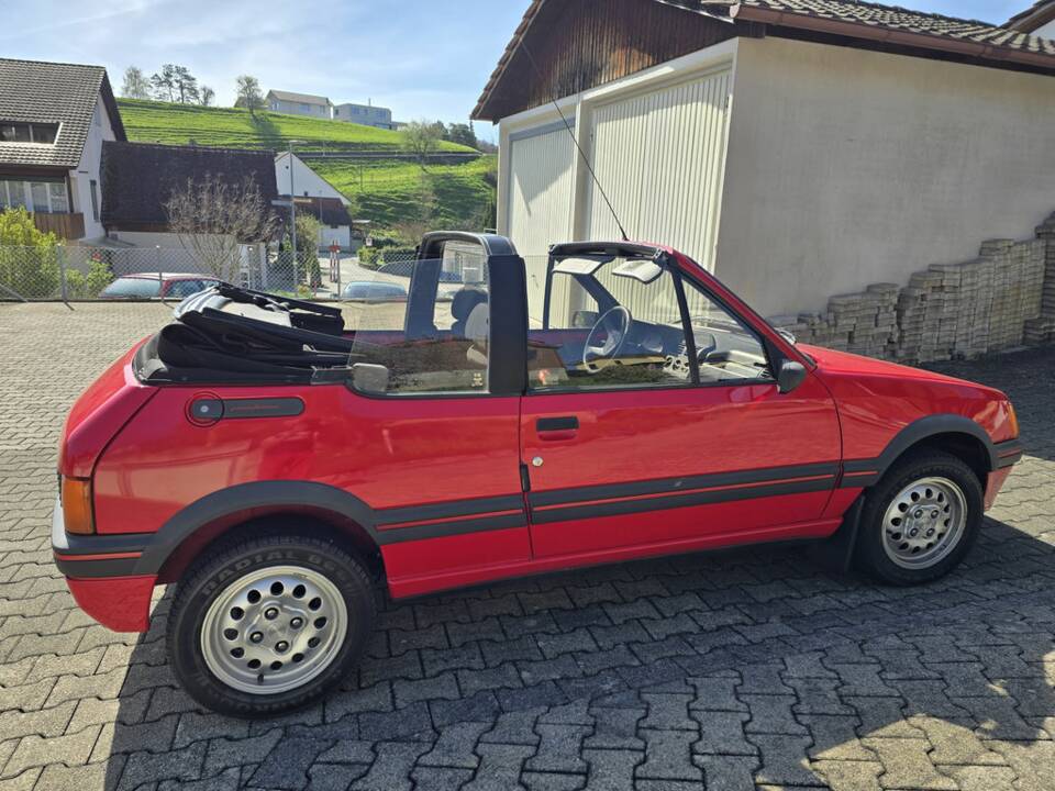 Image 7/8 of Peugeot 205 CTi (1990)