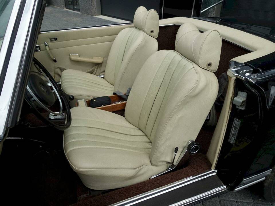 Bild 22/35 von Mercedes-Benz 280 SL (1969)