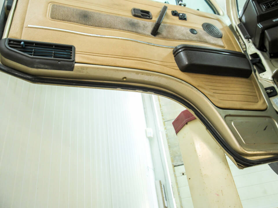 Bild 46/50 von Volkswagen T3 Caravelle GL 1.9 (1986)