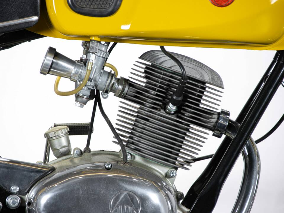 Imagen 31/50 de Gilera 150 Autostrada (1971)