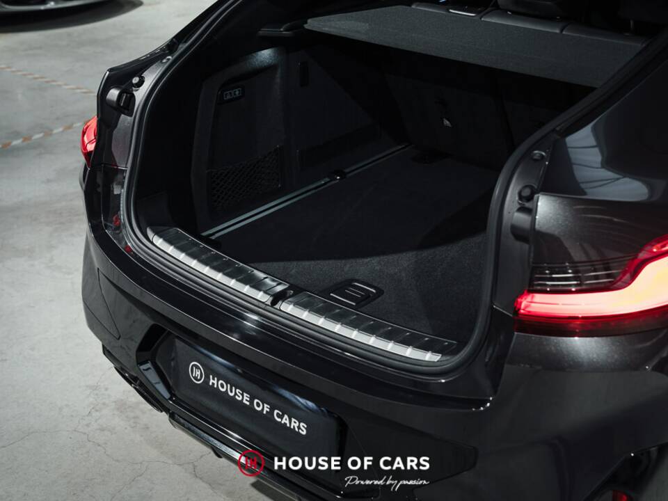 Image 13/24 of BMW X4 M (2022)