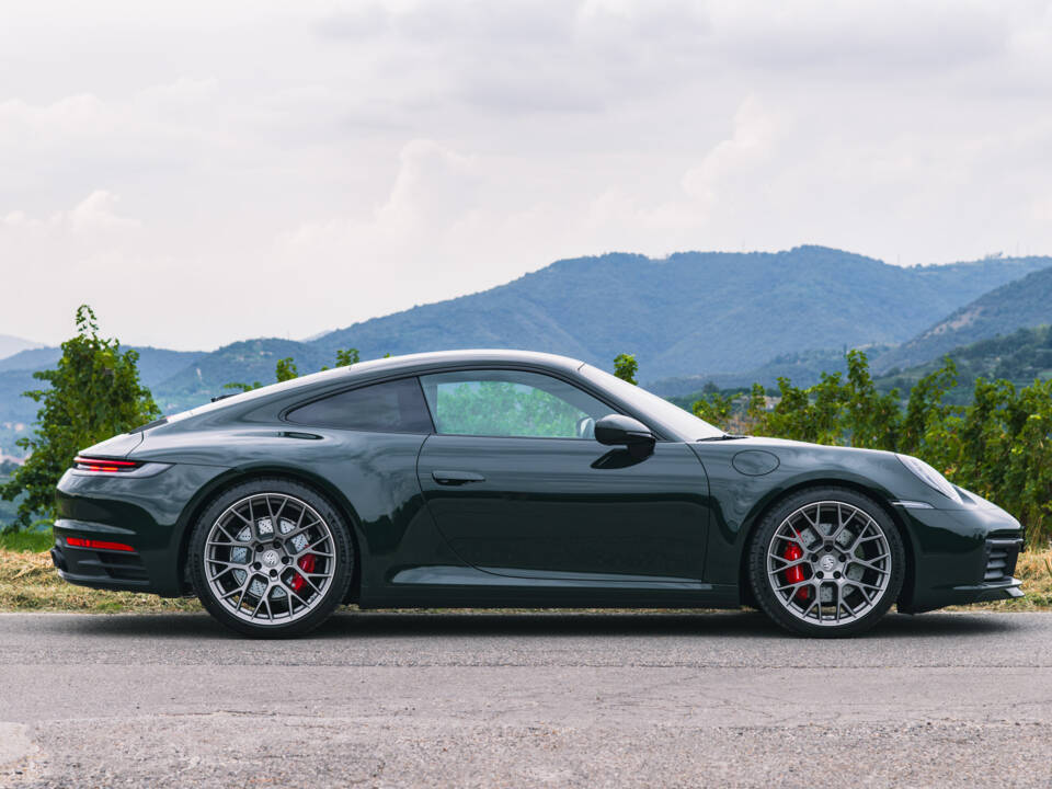 Immagine 2/61 di Porsche 911 Carrera S (2024)