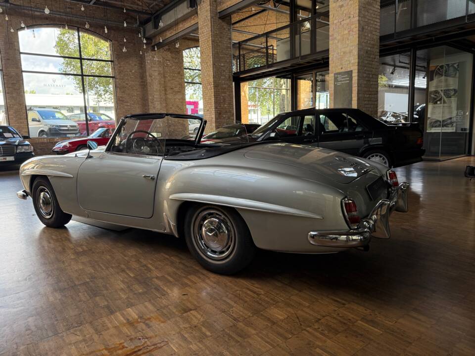 Image 3/17 of Mercedes-Benz 190 SL (1961)