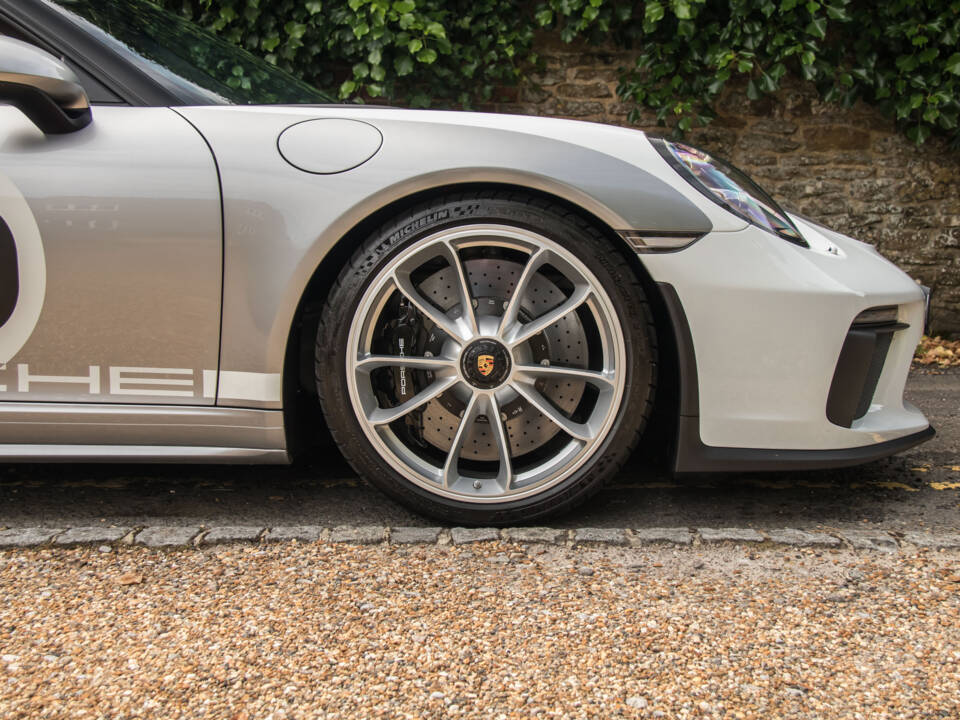 Image 17/26 of Porsche 911 Speedster (2019)