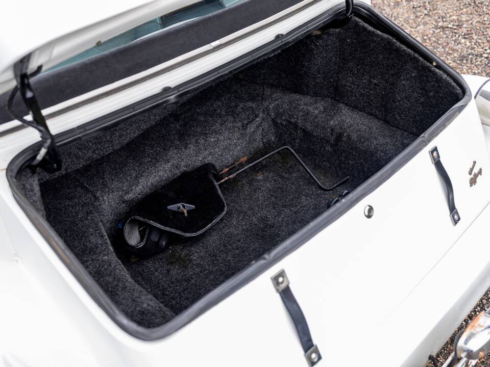 Image 12/50 of CMC Tiffany (1988)