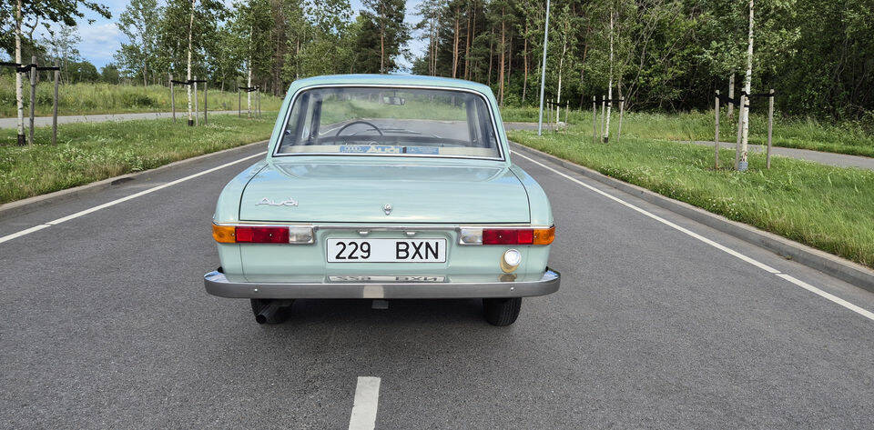 Image 6/8 of Audi 72 (1966)