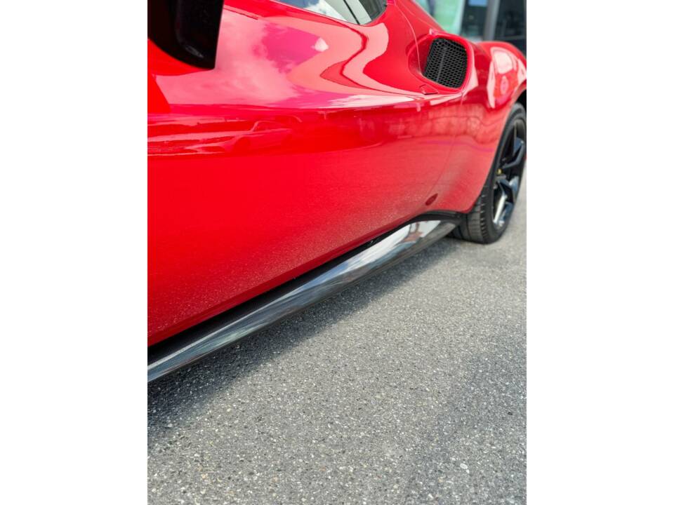 Image 8/10 of Ferrari 296 GTS (2023)