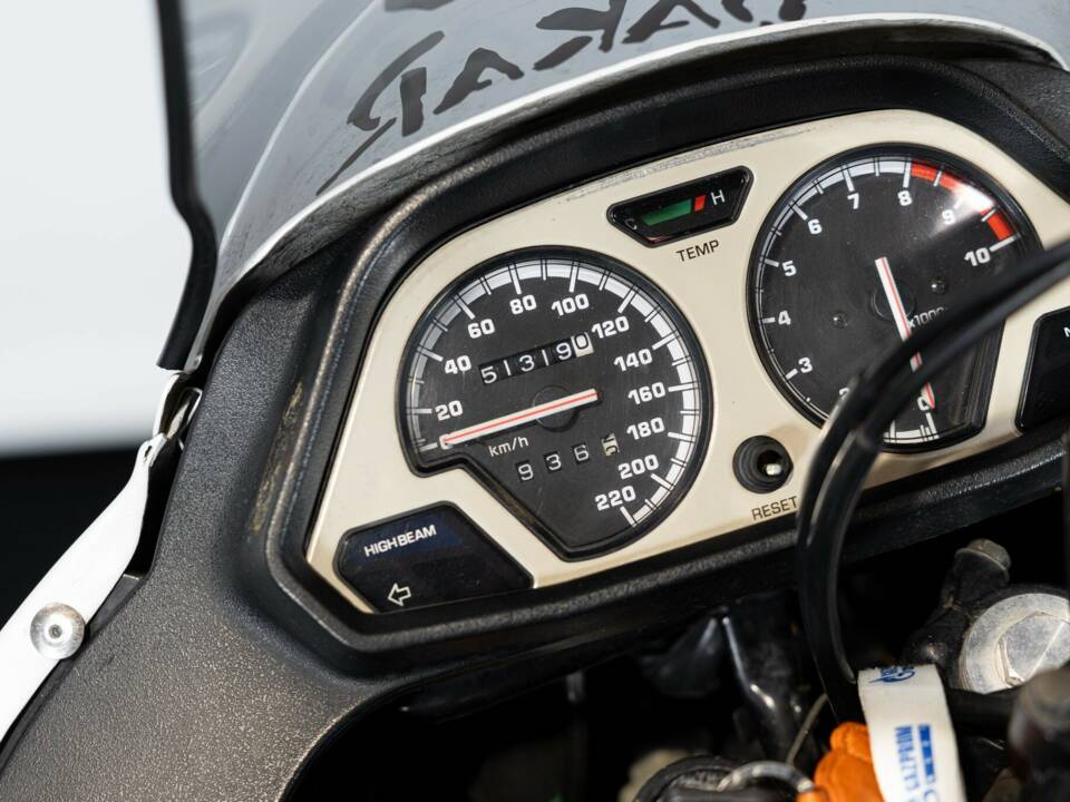 Image 33/35 of Yamaha DUMMY (1989)