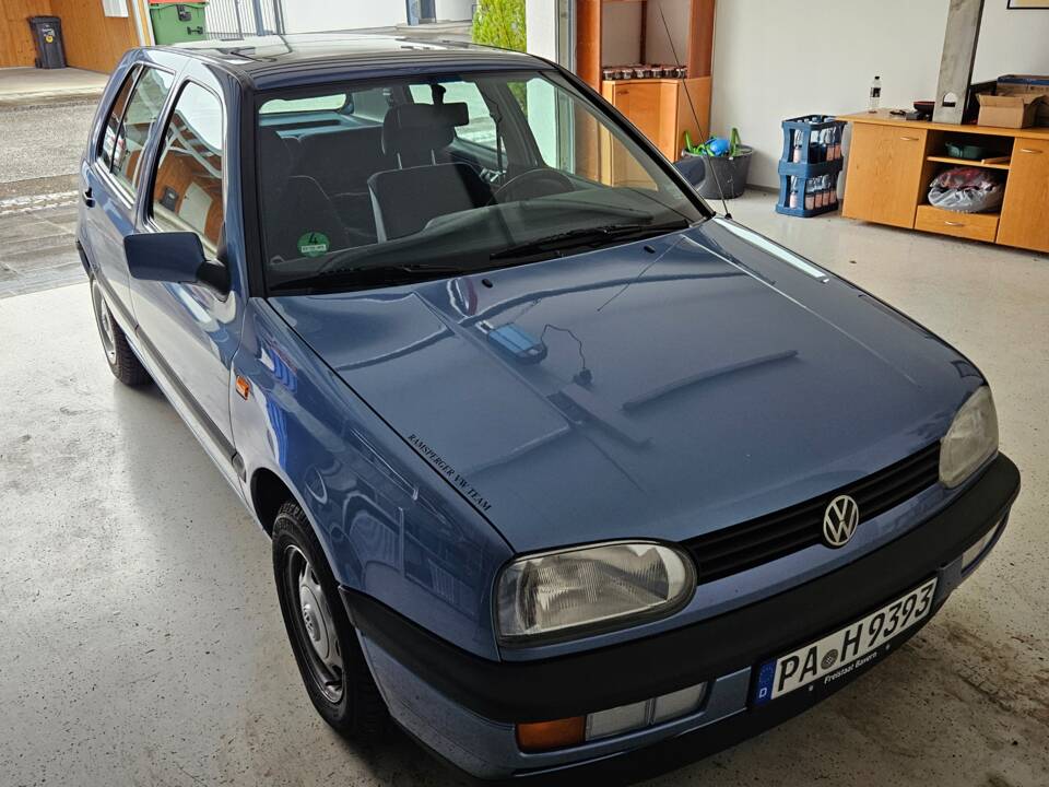 Bild 2/60 von Volkswagen Golf III 1.8 (1993)