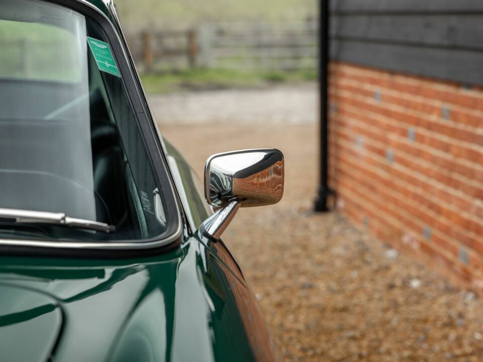 Afbeelding 21/50 van Aston Martin DB 6 (1967)