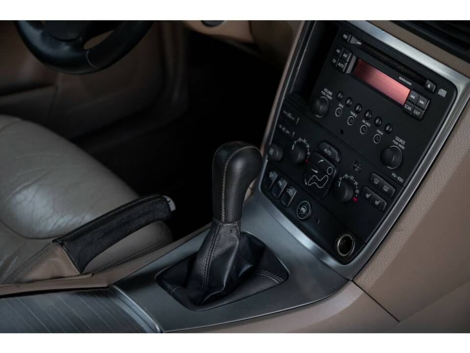 Image 14/43 of Volvo V 70 2.4 (2007)