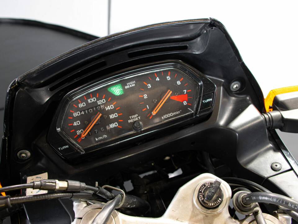 Image 34/38 de Honda NX 650 Dominator (1988)
